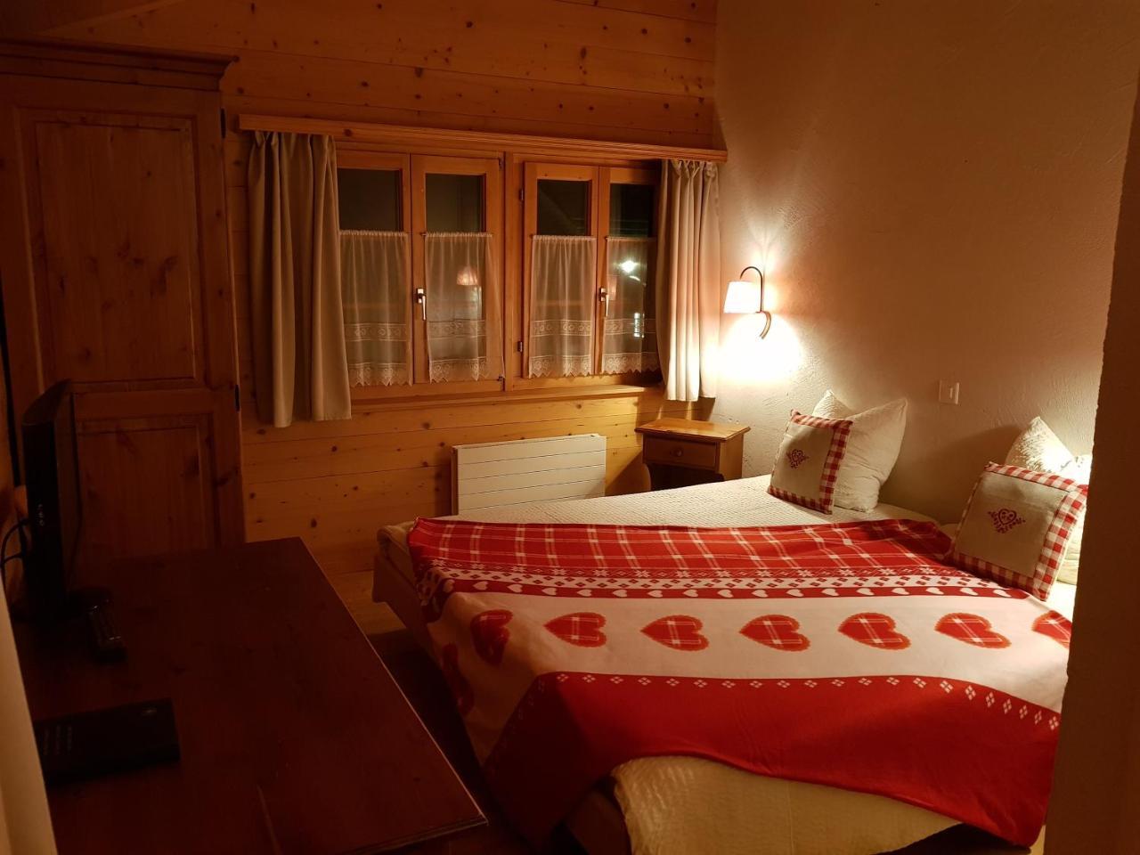 Auberge De L'Ours Vers L'Eglise Exteriér fotografie