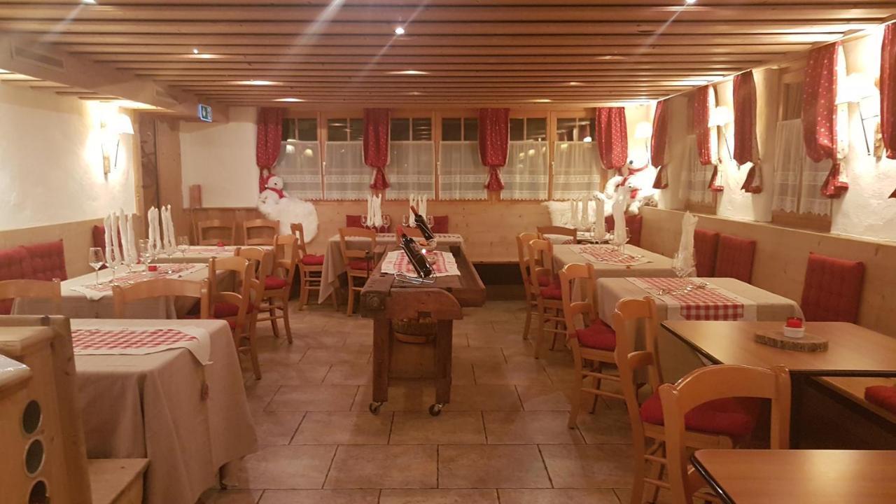 Auberge De L'Ours Vers L'Eglise Exteriér fotografie