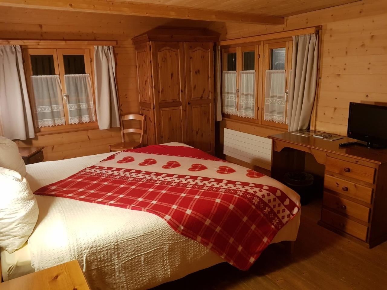 Auberge De L'Ours Vers L'Eglise Exteriér fotografie